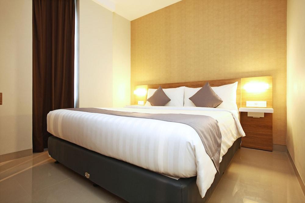 Hotel NEO Cirebon by ASTON - Room