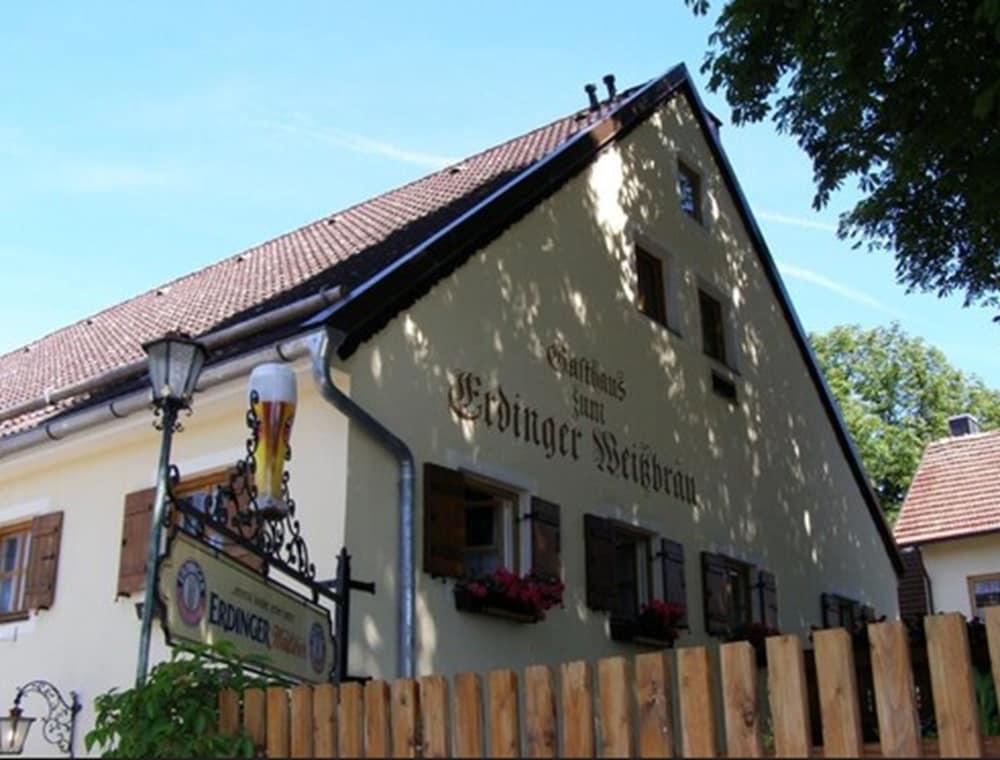 Hotel & Gaststätte zum Erdinger Weißbräu - Exterior