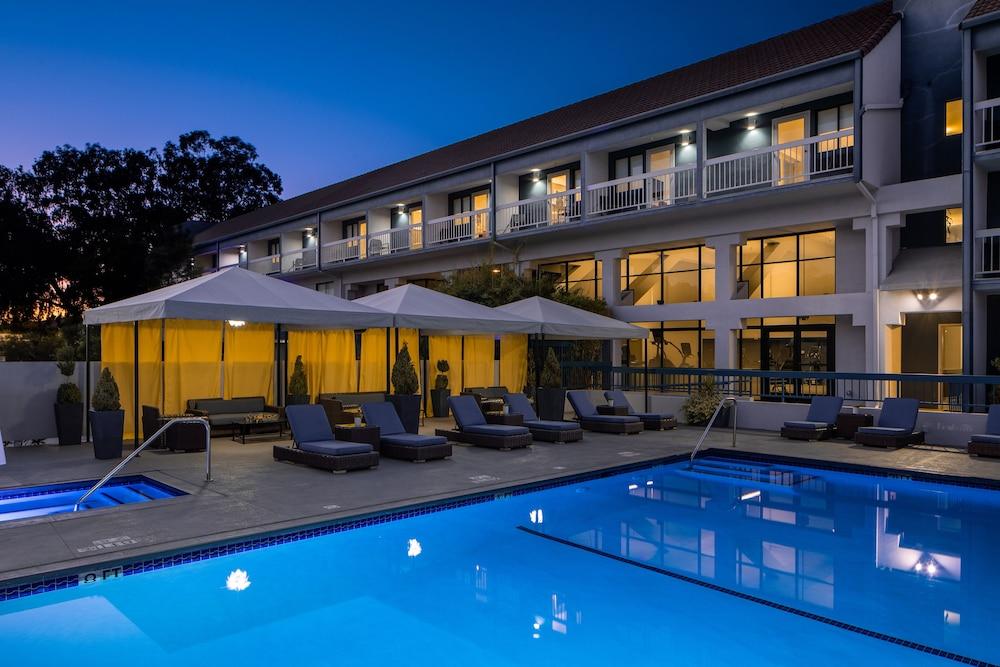 The Domain Hotel - Outdoor Pool
