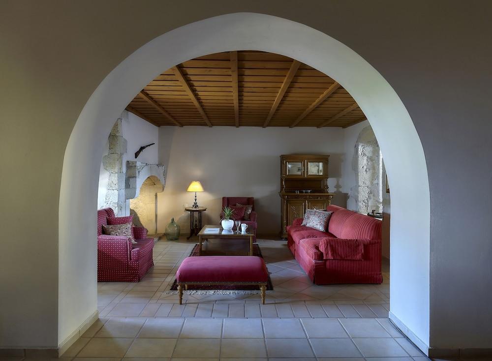Castello Villa Daphnes - Private Pool & Whirlpool - Interior