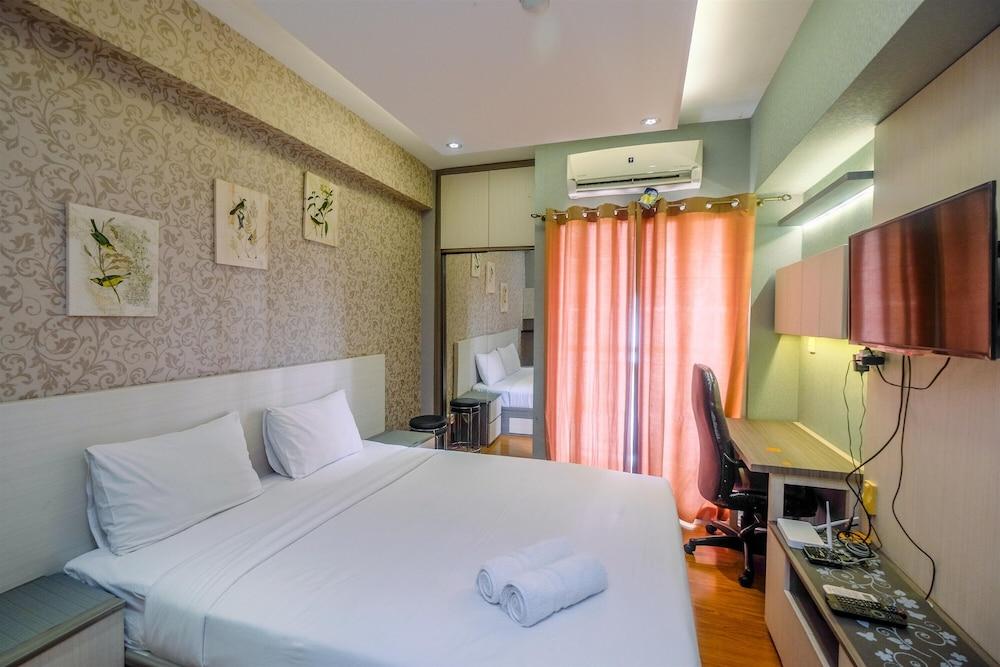 Cozy and Best Studio Room Serpong Greenview Apartment - Featured Image