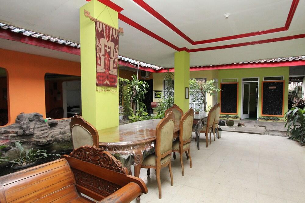 OYO 434 Hotel Parahiyangan Syariah - Lobby