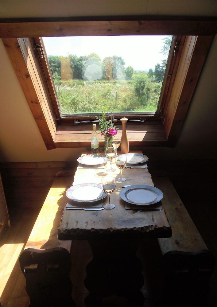 Steading Holidays - Saltings - In-Room Dining