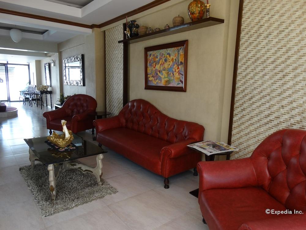 Ecoland Suites & Inn - Lobby Sitting Area