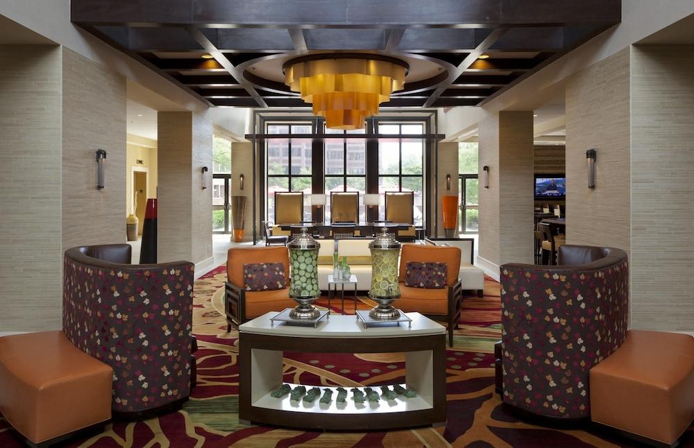 Chicago Marriott Suites O'Hare - Interior Entrance