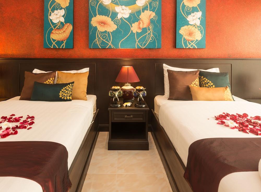 Tanawan Phuket Hotel - Room