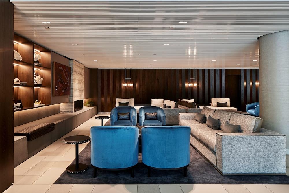 Quay West Suites Melbourne - Lobby Sitting Area