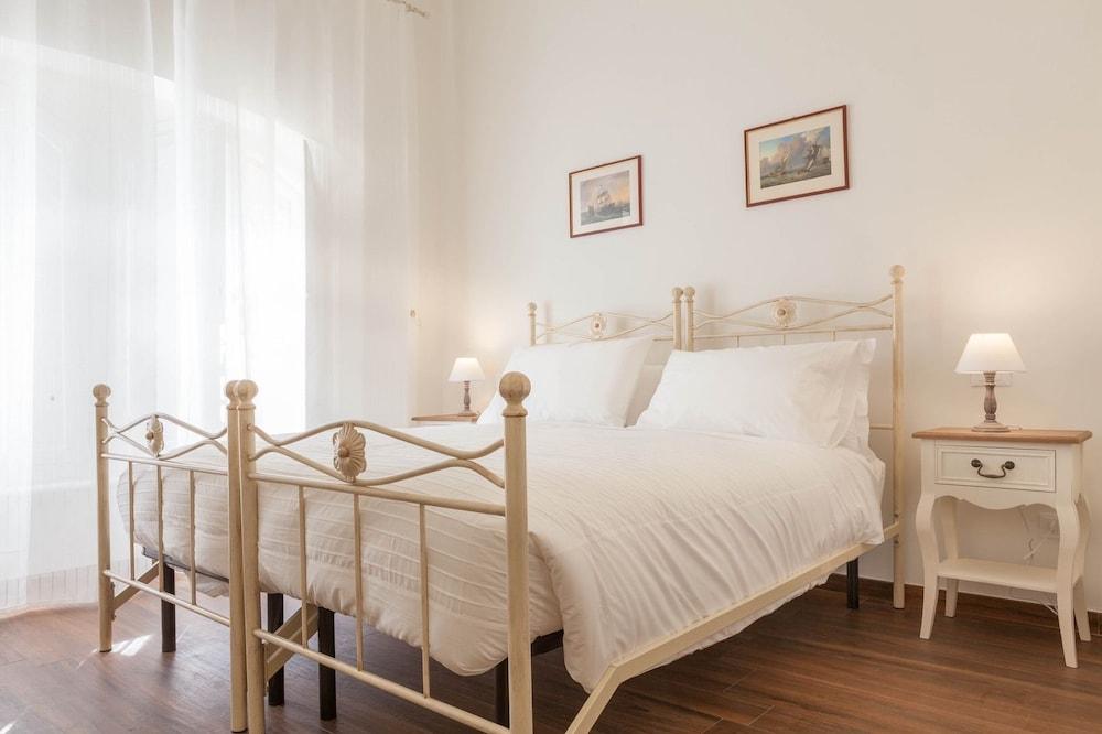 Donna Margherita Rome Suite & Rooms - Room
