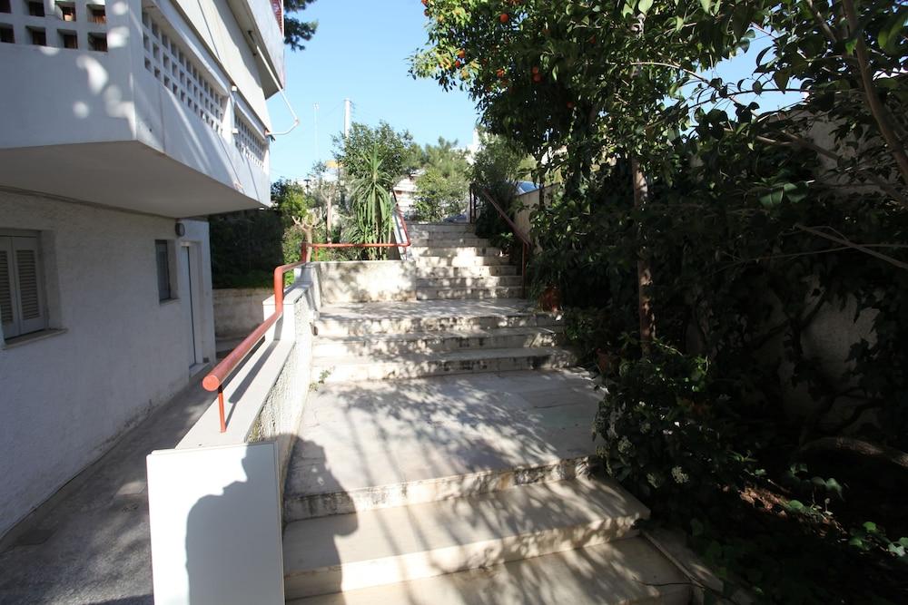 Edem Beach Apartment Mountain View - Property Grounds