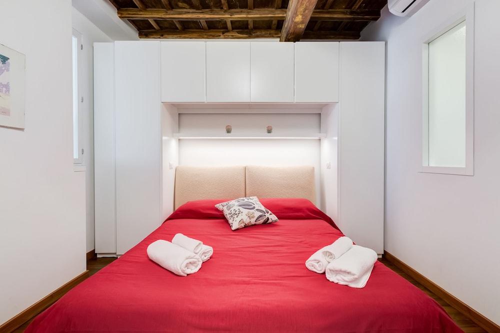 Piazza Navona-Coronari House - Room