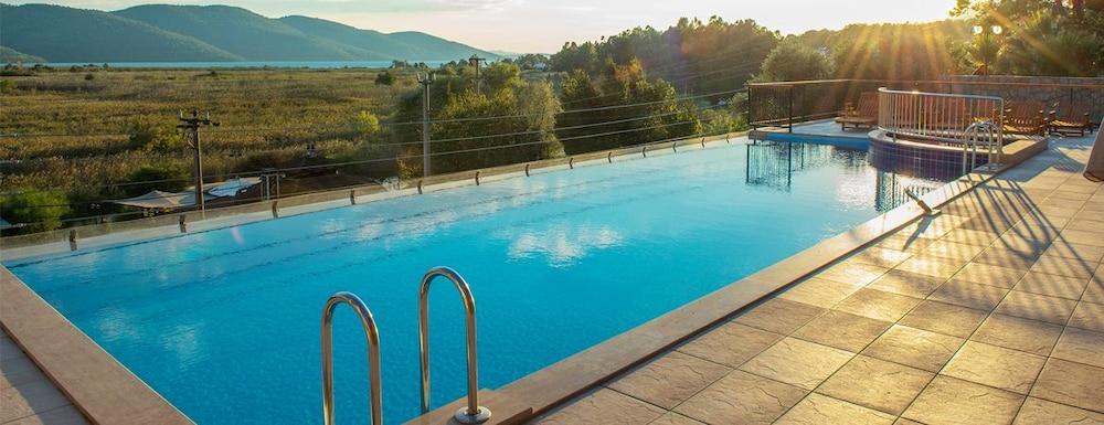 Grand Hotel Azmakhan Spa & Wellness - Outdoor Pool