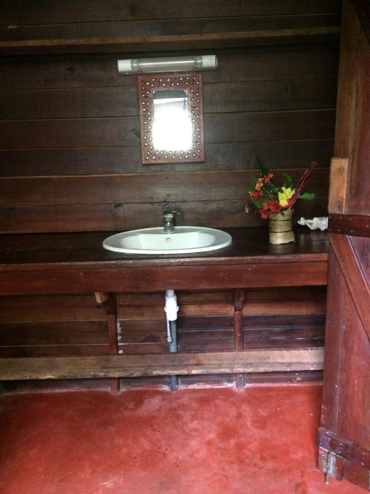Coco Lodge - Bathroom