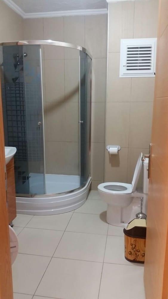 Ayvalik Konaklari - Bathroom