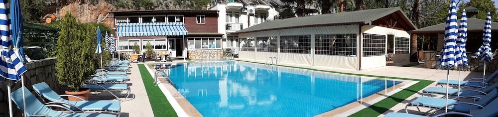 Canada Hotel & Bungalows - Outdoor Pool