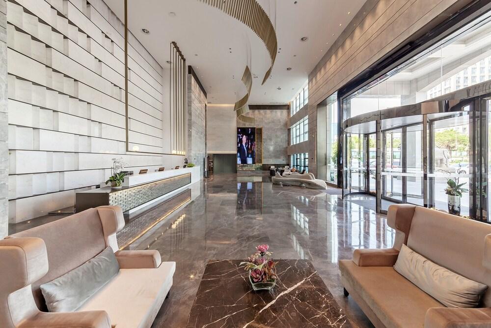 Tianyuan Junlong Hotel - Lobby Sitting Area