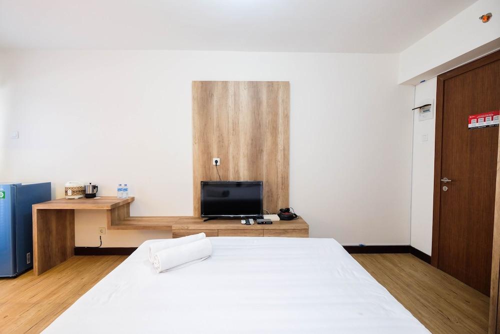 Simple And Homey Studio Room At Cinere Resort Apartment - Interior