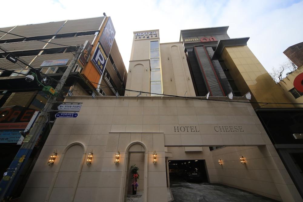 Hotel Cheese - Featured Image