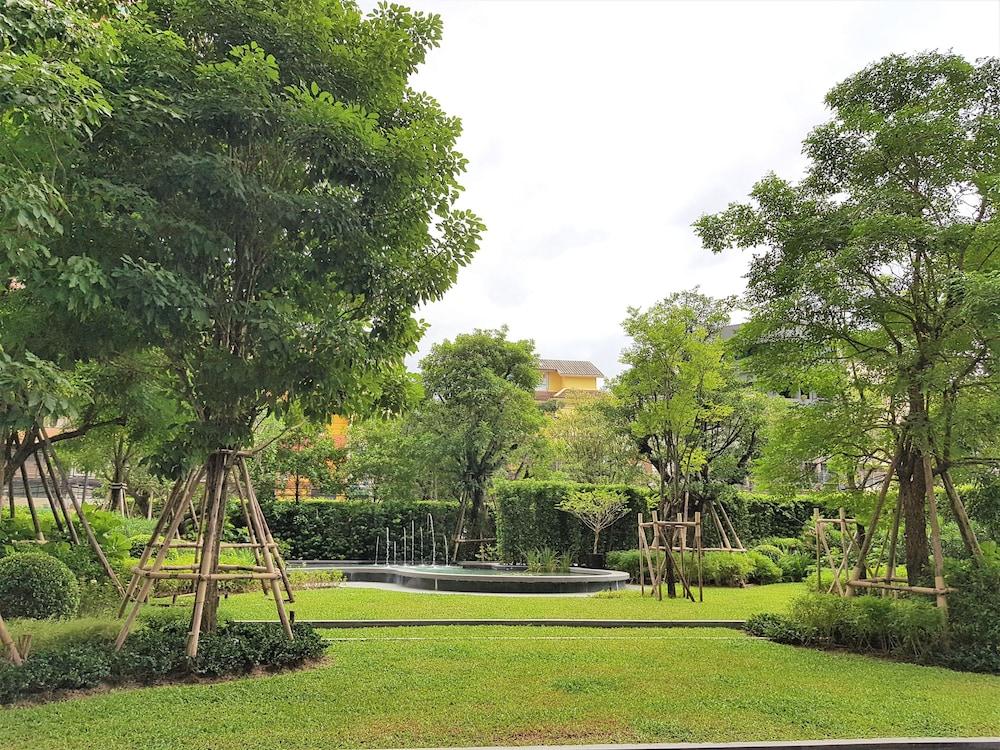 Sukhumvit In The Park BTS PhromPhong - Property Grounds
