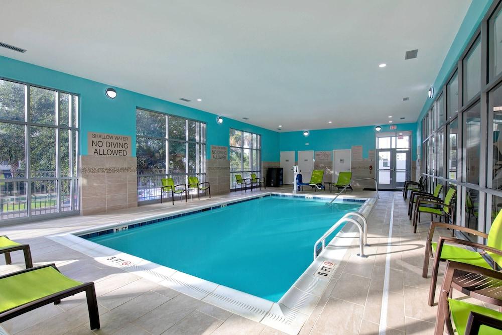 SpringHill Suites by Marriott Orangeburg - Pool