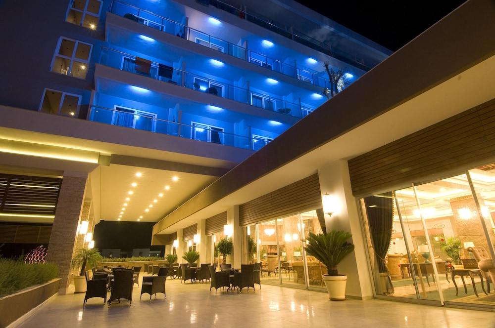 Adenya Hotel & Resort - Property Grounds