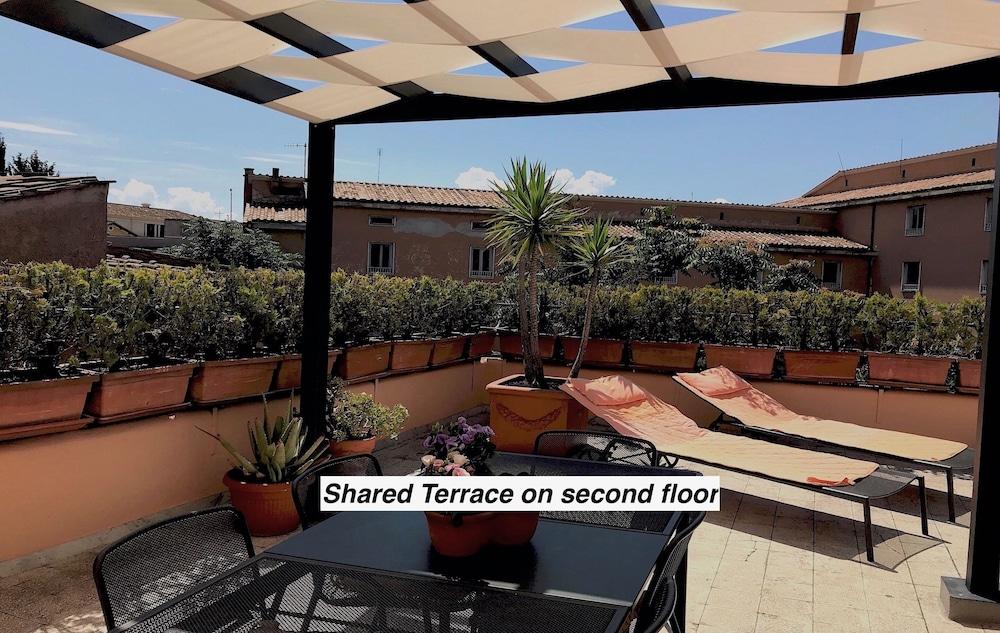 Cedro 21 Apartments - DormiRoma - Rooftop terrace