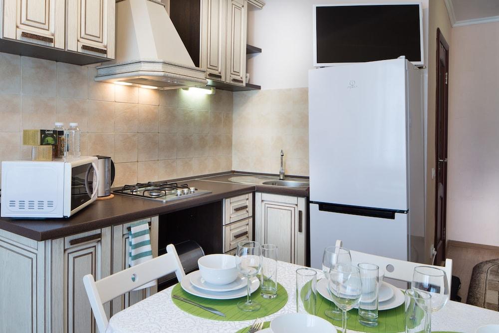 Lux Apartments Uralskaya - Private kitchen