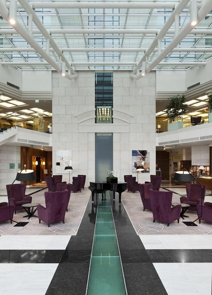 Hilton Sofia - Lobby