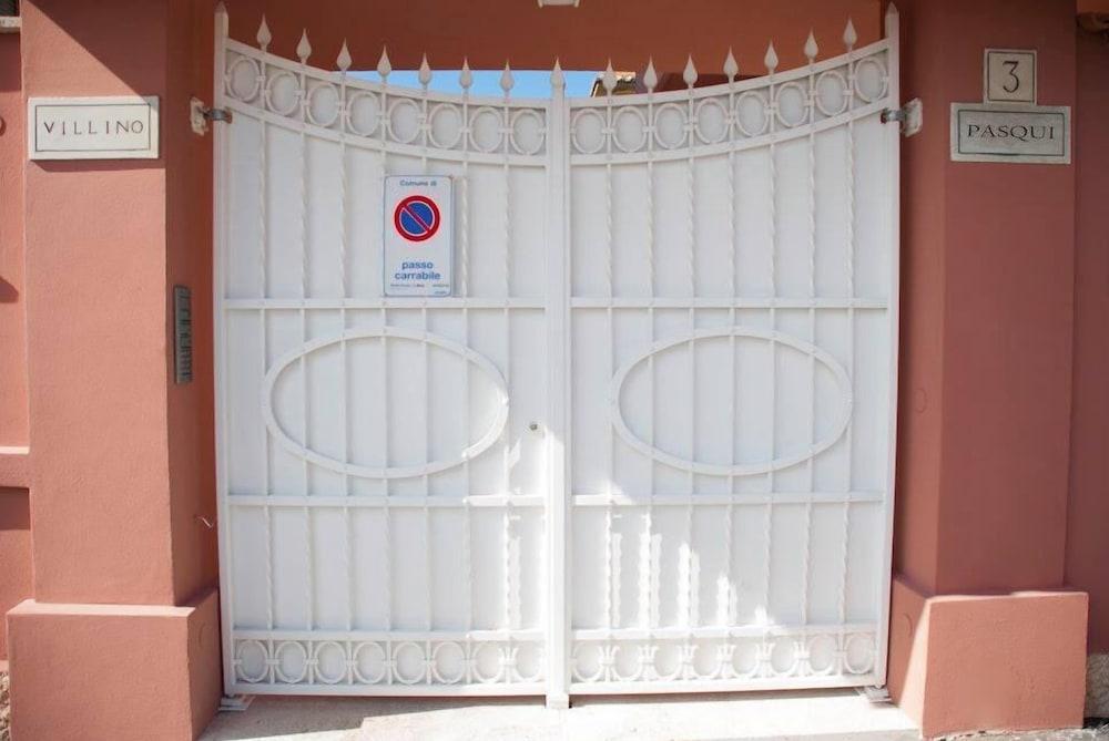 Villino Pasqui - Property Entrance