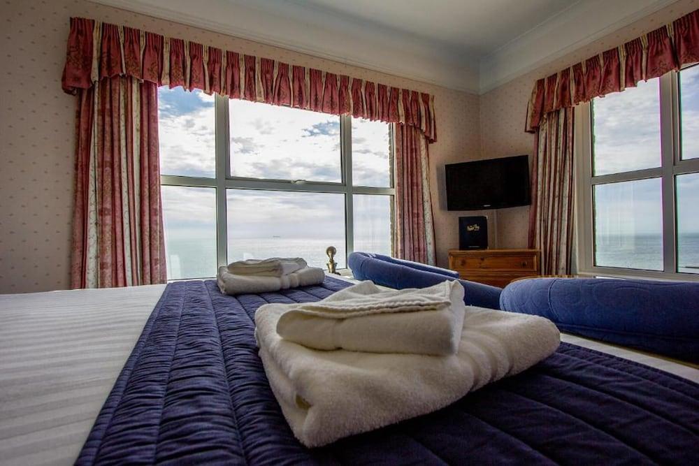 The Channel View Hotel - Room