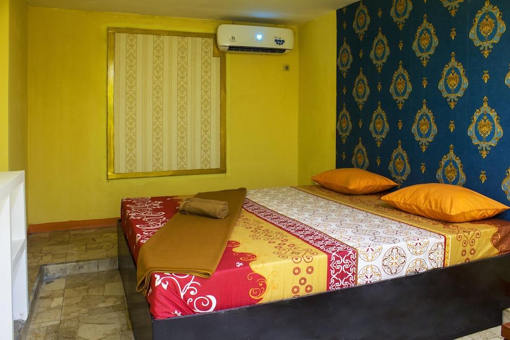 New Priok Indah Hotel - Room