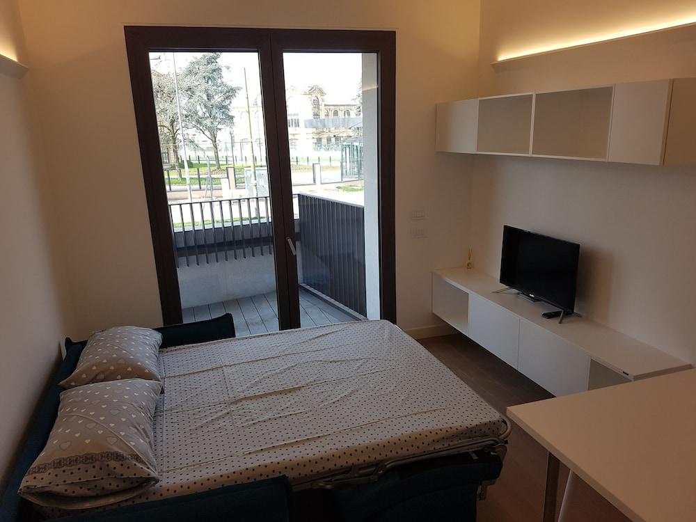 Viale Severino Boezio 20 Apartament - Living Area