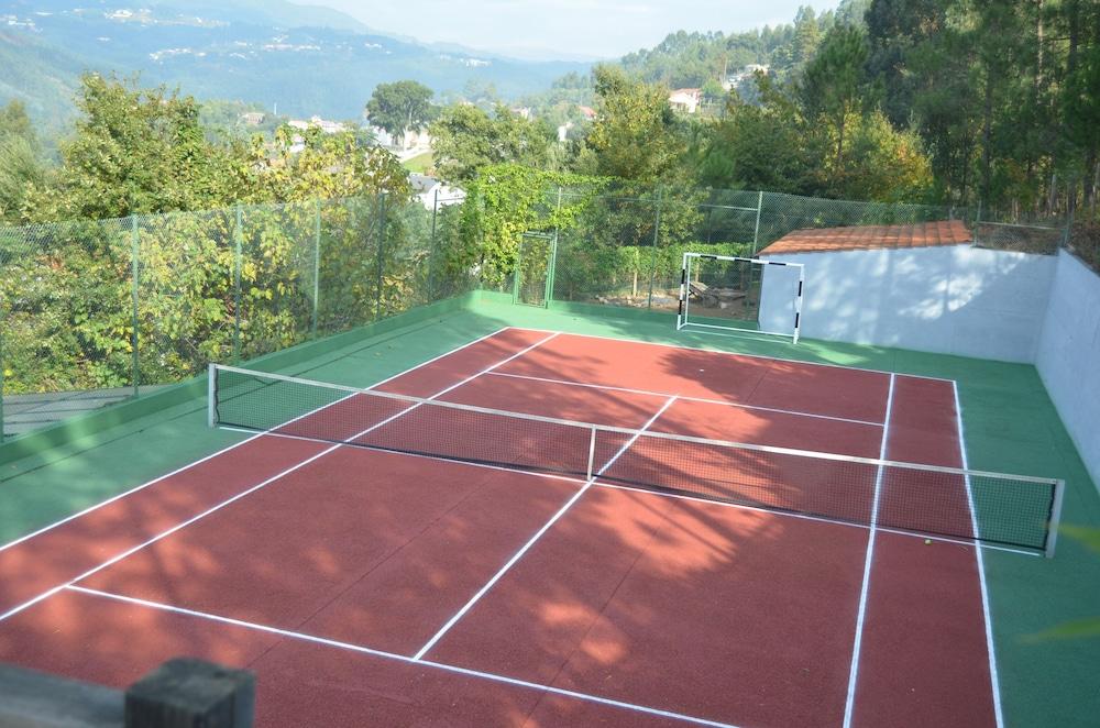 فيلا دي باسو - Tennis Court