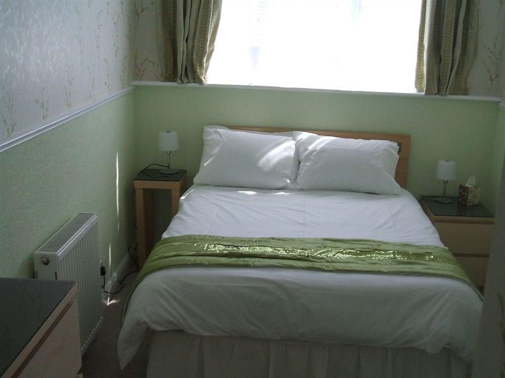 Amrock Guest house - Room