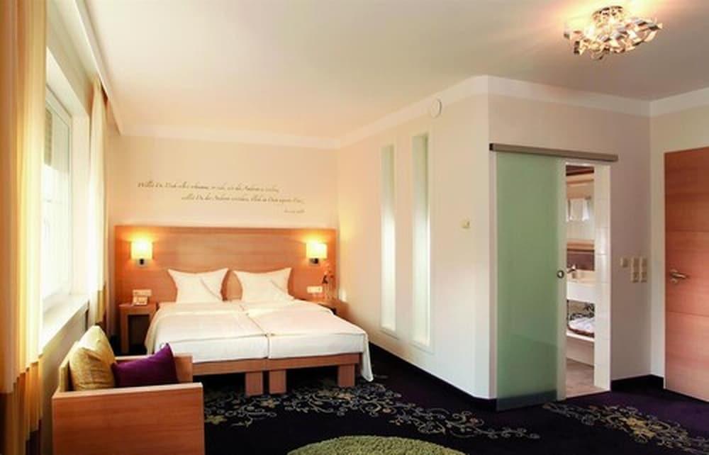 Hotel Robben - Featured Image