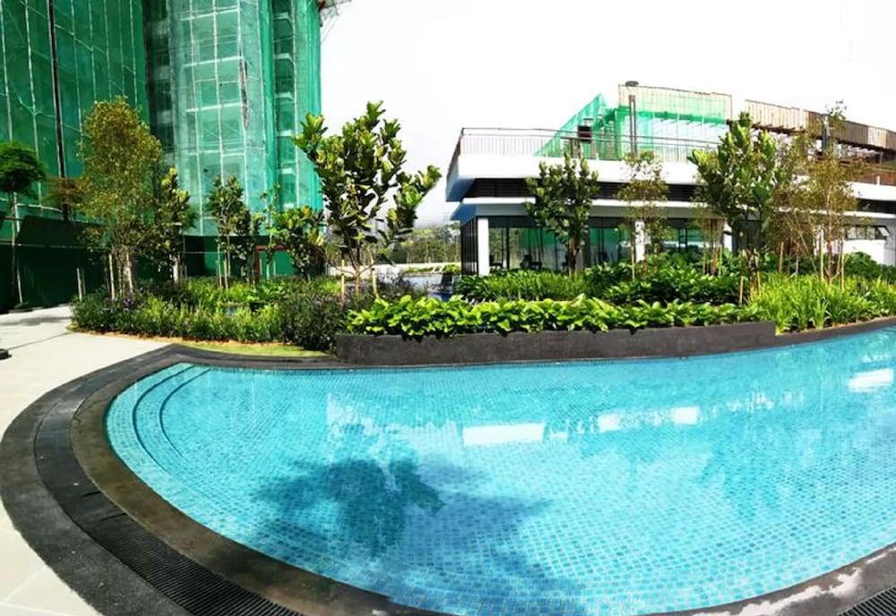 OwnAstay at Midhills Genting - Outdoor Pool