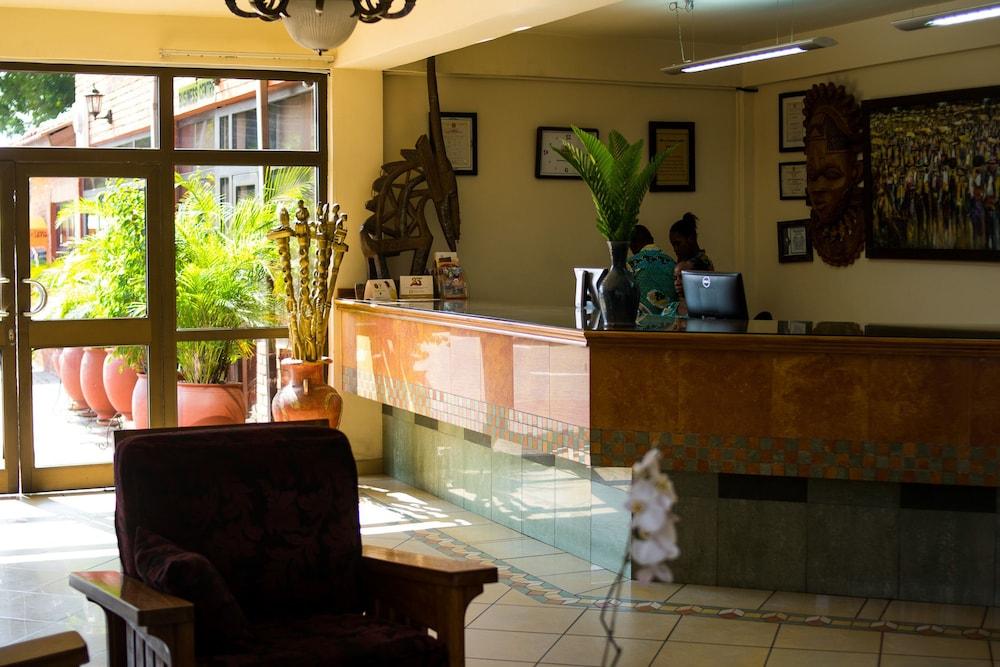 Coconut Grove Regency Hotel - Interior Entrance
