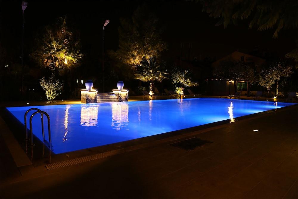 Akkent Garden Hotel - Outdoor Pool