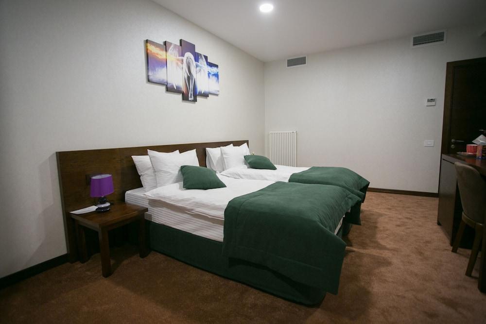 DaVinci Hotel - Room
