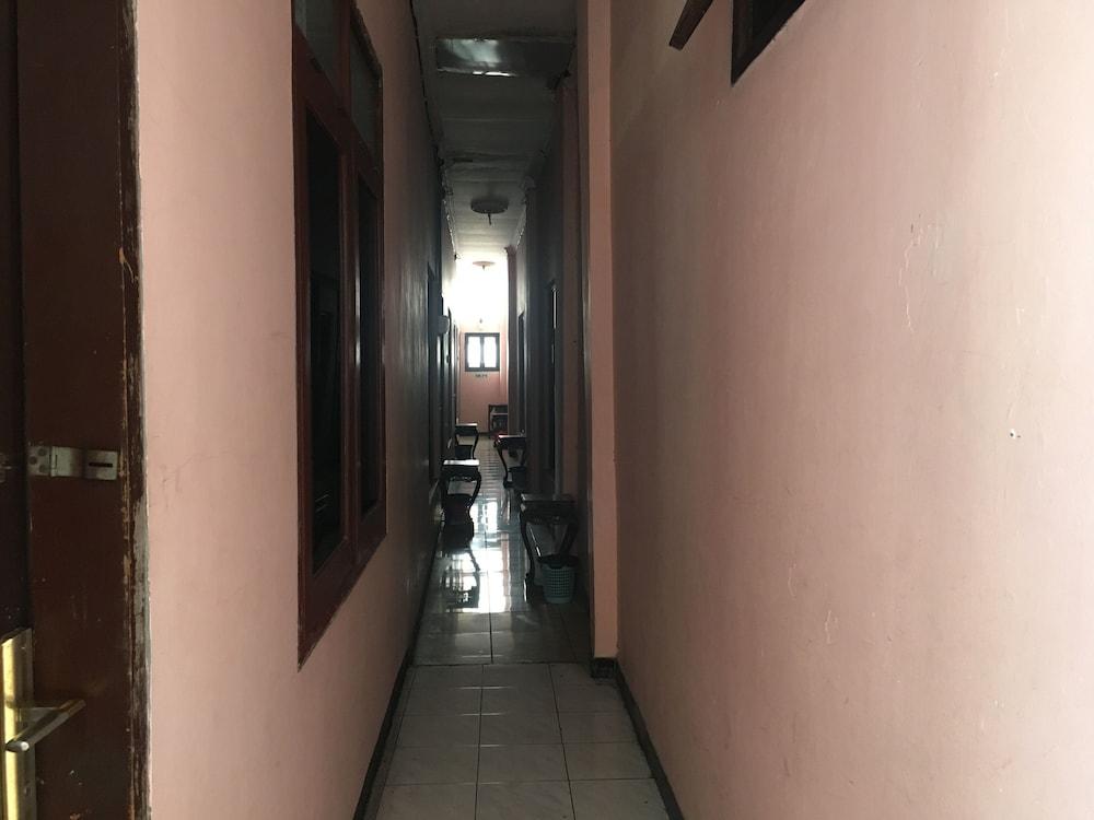 Hotel Matahari - Hallway