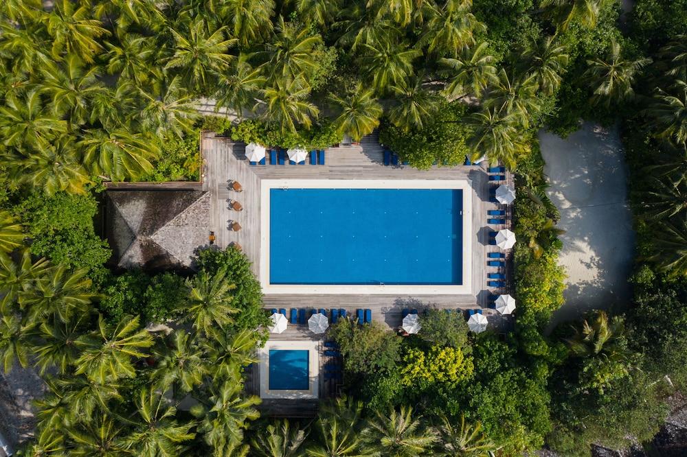 Vilamendhoo Island Resort & Spa - Aerial View