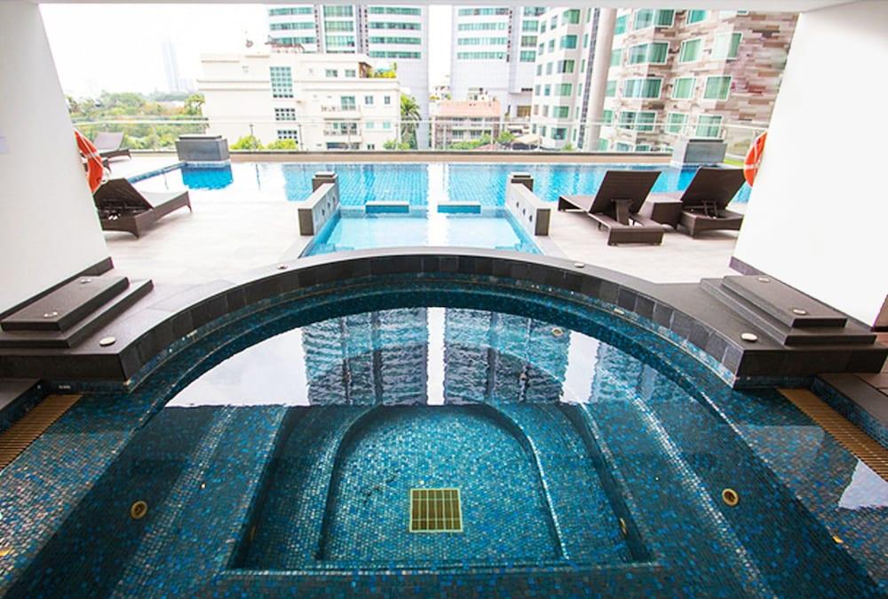 GM Serviced Apartment - Pool