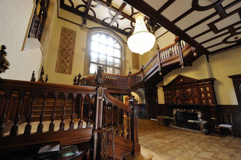 Pendley Manor - Interior Entrance