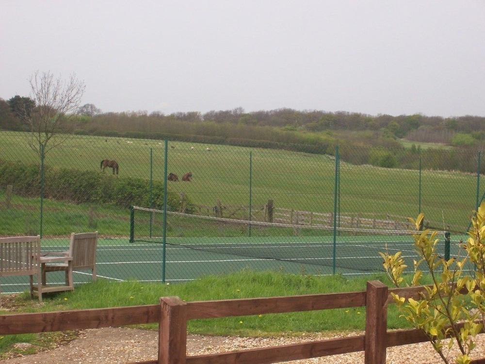 The Granary - Tennis Court