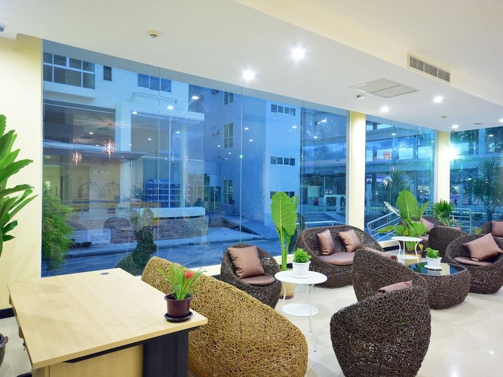 Siam Golden Place Suvarnabhumi - Lobby Sitting Area