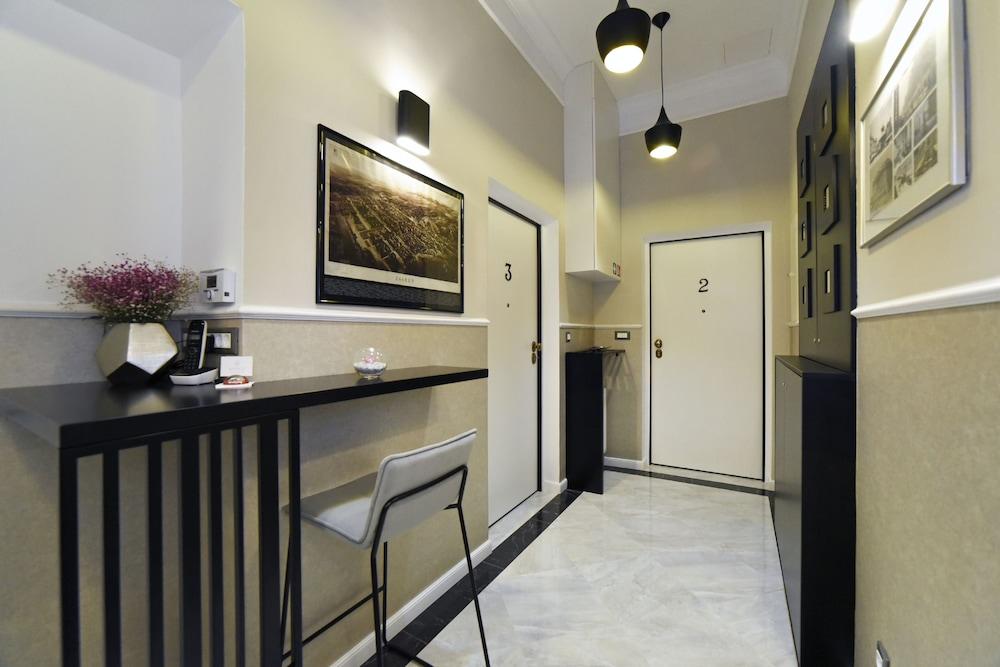 Markiz Luxury Apartments - Interior Entrance