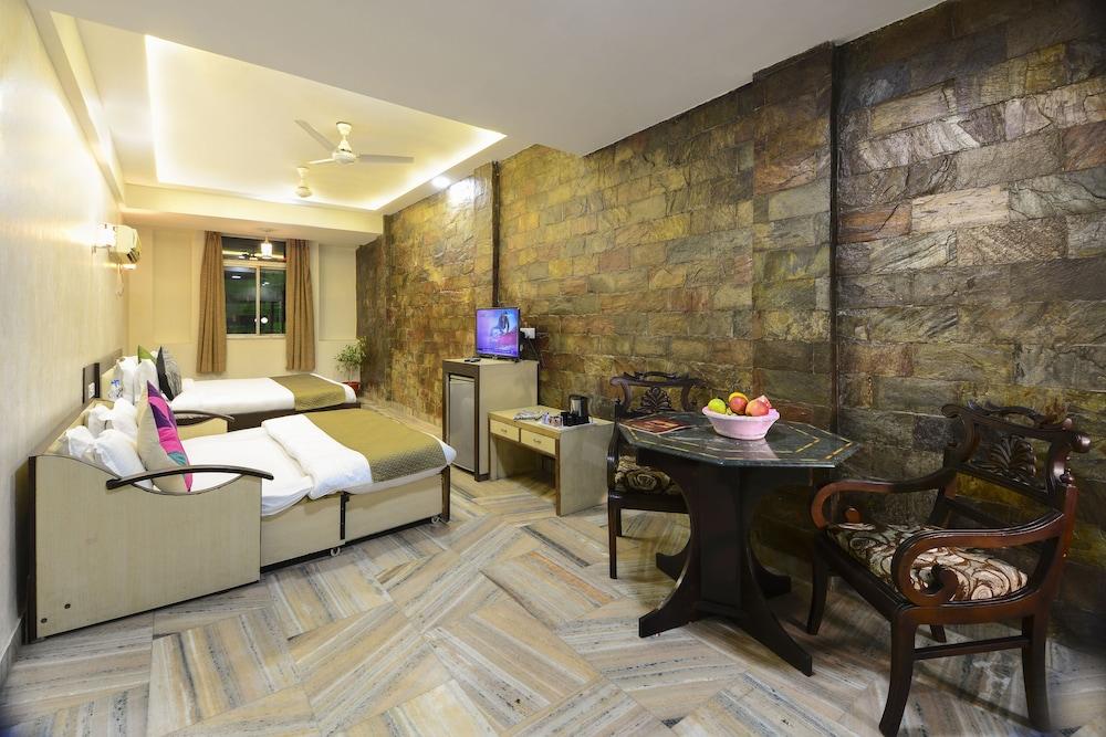Hotel Ashish Palace - Room