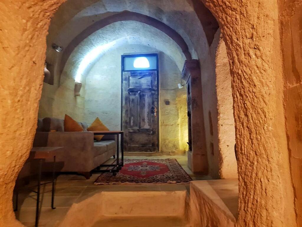 Cronos Cappadocia Cave Hotel - sample desc