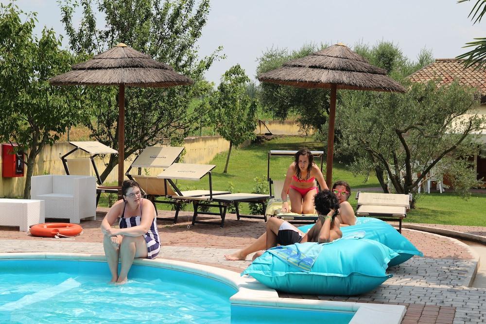 Bertoletta Village Apartments - Outdoor Pool