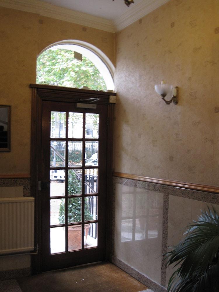 European Hotel - Interior Entrance