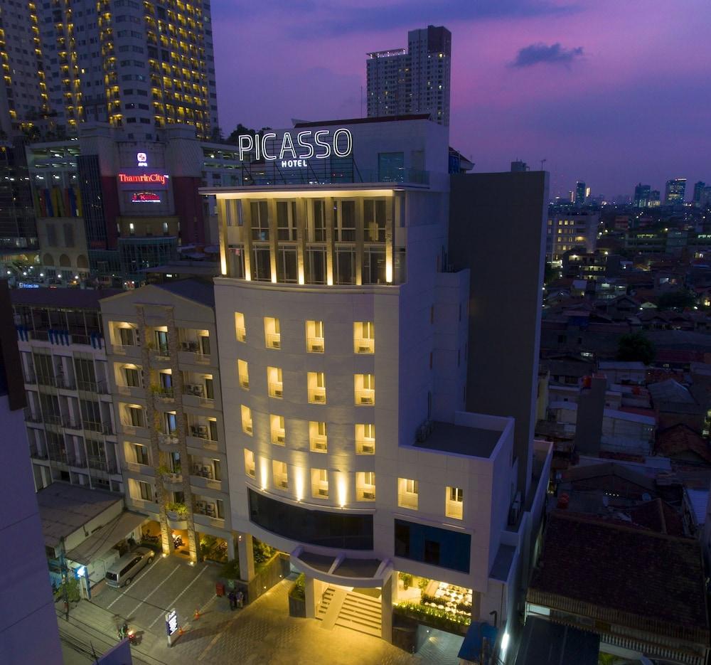 Grand Picasso Hotel - Featured Image
